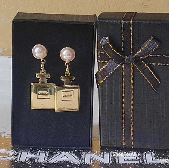 Chanel - Picture 10 of 16